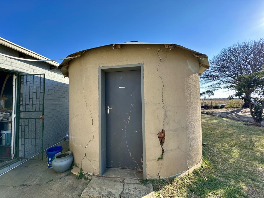 9 Bedroom Property for Sale in Bloemspruit Free State
